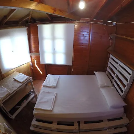 منزل للإقامة Kabak Mamma's (adults Only) فاراليا